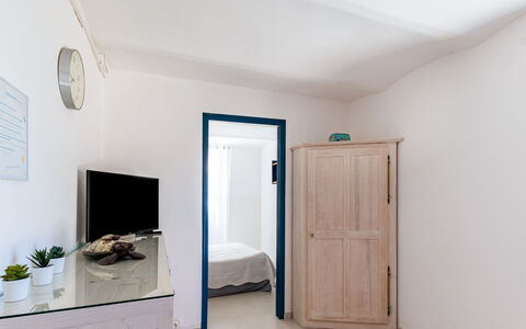 Anaisim: Proprietà, Costruzione, Porta, Legna, Interior Design, Cabinetry, Pianta Della Casa, Pavimento