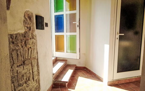 La Fonte: Proprietà, Finestra, Legna, Interior Design, Architettura, Costruzione, Porta, Pavimentazione, Pavimento