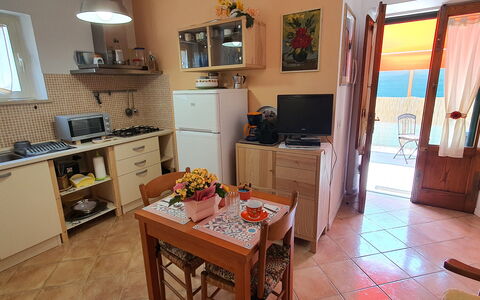 La Piccola Margherita: Camera, Proprietà, Mobilia, Costruzione, Pavimento, Cucina, Controsoffitto, Interior Design, Casa, Tavolo