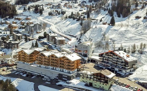 La Tzoumaz 900: Costruzione, Neve, Mondo, Casa, Montagna, Pendenza, Albero, Congelamento, Urban Design, Paesaggio