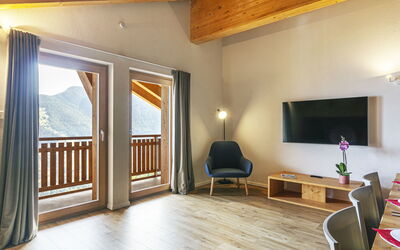 T-Resort la Tzoumaz 4P8 Vue Vallée 900.7: Mobilia, Legna, Comfort, Illuminazione, Costruzione, Interior Design, Pavimento, Pavimentazione, Sala, Soggiorno