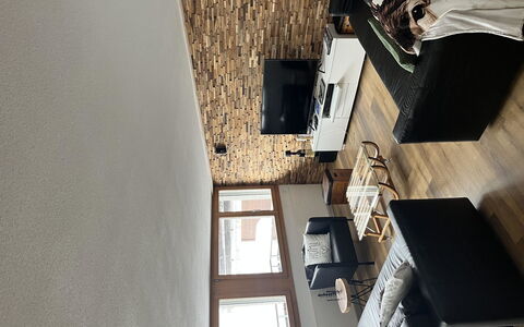 Am Lee: Parete, Pavimentazione, Legna, Interior Design, Pavimento, Mobilia, Marrone, Camera, Casa, Soggiorno