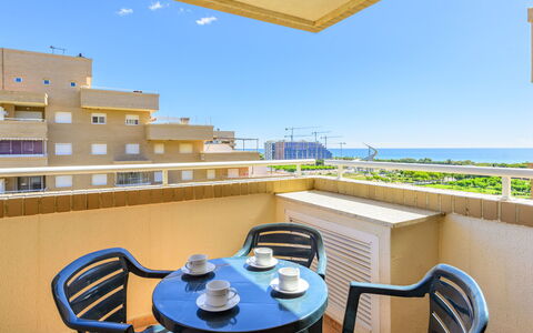 Oropesa del Mar 630: Cielo, Mobilia, Tavolo, Proprietà, Sedia, Azzurro, Costruzione, Illuminazione, Mobili Da Esterno, Interior Design