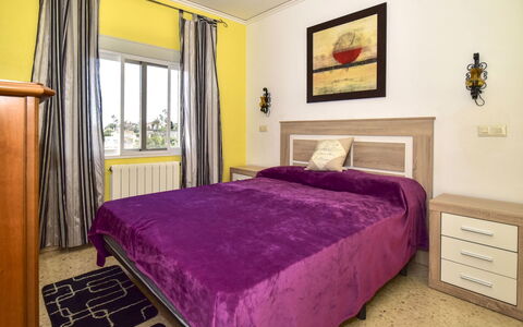 Bellavista: Camera Da Letto, Letto, Mobilia, Lenzuolo, Camera, Proprietà, Materasso, Telaio Del Letto, Bedding, Interior Design
