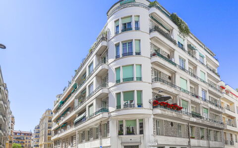 Le Rossi: Cielo, Costruzione, Ruota, Proprietà, Auto, Finestra, Infrastruttura, Palazzone, Condominio