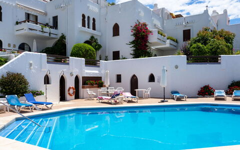 Atalaya Rio Verde: Acqua, Pianta, Proprietà, Piscina, Nube, Costruzione, Cielo, Azzurro, Mobili Da Esterno, Sedia