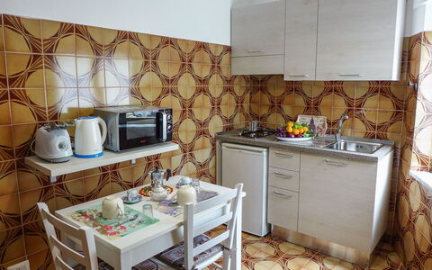 Il Piccolo Nocelleto: Camera, Proprietà, Mobilia, Interior Design, Cucina, Costruzione, Casa, Parete, Pavimento, Giallo