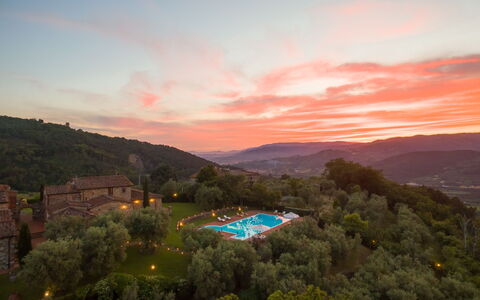 Villa Dell'angelo: Cielo, Natura, Hill Station, Mattina, Collina, Tramonto, Nube, Paesaggio, Orizzonte, Sera