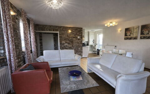 Bungalowpark Landsrade: Mobilia, Interior Design, Pavimentazione, Divano, Pavimento, Soffitto, Legna, Soggiorno, Camera, Tavolo