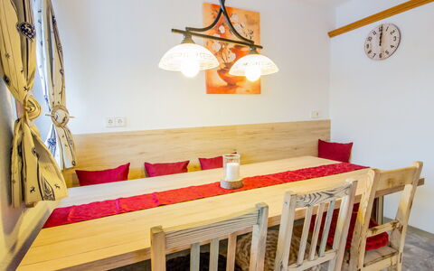 Zirben Appartement Karin: Proprietà, Mobilia, Prodotto, Legna, Costruzione, Interior Design, Asilo, Color Legno, Pavimento, Parete