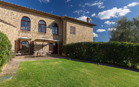 Appartamento Il Nido Di Giulia: Proprietà, Casa, Costruzione, Casa, Immobiliare, Estate, Agriturismo, Villetta, Architettura, Erba