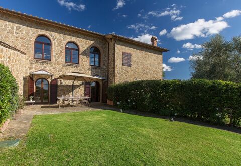 Appartamento Il Nido Di Giulia: Proprietà, Casa, Costruzione, Casa, Immobiliare, Estate, Agriturismo, Villetta, Architettura, Erba