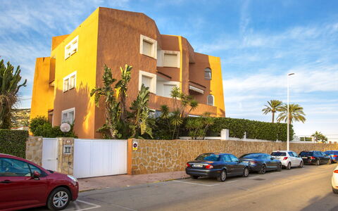 Deltamar: Acqua, Costruzione, Cielo, Proprietà, Piscina, Finestra, Azzurro, Pianta, Interior Design, Condominio
