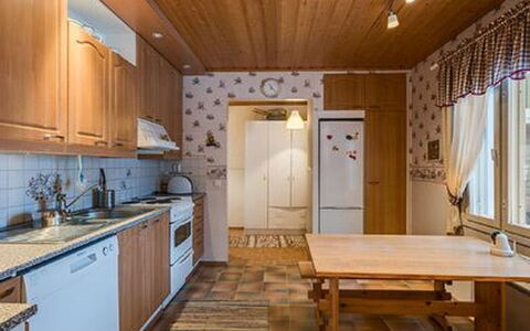 Lehto: Interior Design, Legna, Pavimentazione, Cucina, Soffitto, Mobilia, Pavimento, Controsoffitto, Camera, Cabinetry