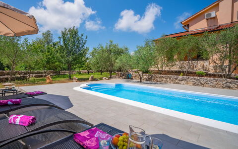 Mila: Cielo, Acqua, Pianta, Nube, Proprietà, Costruzione, Blu, Azzurro, Shade, Albero