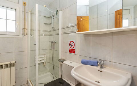 Floramar: Idraulico Fixture, Toilet Seat, Pavimentazione, Lavandino Del Bagno, Lavello, Pavimento, Gabinetto, Bagno, Interior Design, Rubinetto