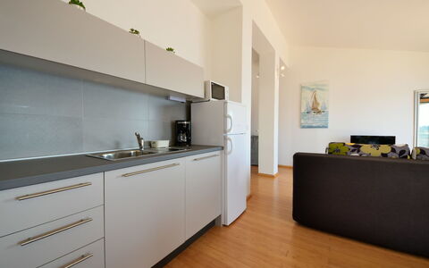 Sveti Juraj 105: Cabinetry, Controsoffitto, Mobilia, Rubinetto, Cucina Stufa, Cassetto, Costruzione, Elettrodomestico Da Cucina, Cucina, Interior Design