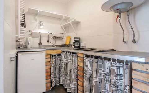 Nostalgia: Interior Design, Pavimentazione, Soffitto, Illuminazione, Pavimento, Cucina, Camera, Apparecchio Major, Elettrodomestico Da Cucina, Controsoffitto