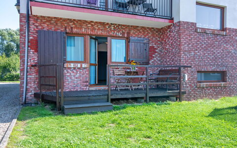 Nostalgia: Parete, Porta, Balcone, Corrimano, Portico, Brick, Colonna, Recinzione, Cortile