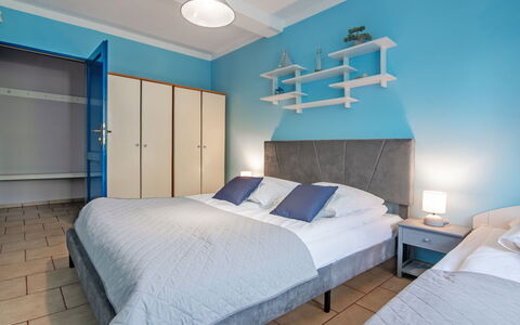 Nostalgia: Letto, Mobilia, Bedding, Camera Da Letto, Interior Design, Lenzuolo, Pavimento, Pavimentazione, Camera, Soffitto
