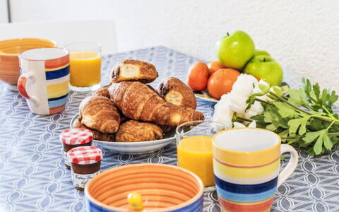 Carnac 109: Tavola, Serveware, Dishware, Tazza, Cibo, Bicchieri, Mobilia, Arancia, Porcellana