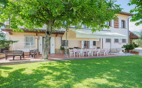 Villa le Casette: Pianta, Costruzione, Mobilia, Finestra, Albero, Casa, Panchina, Lotto, Erba, Shade