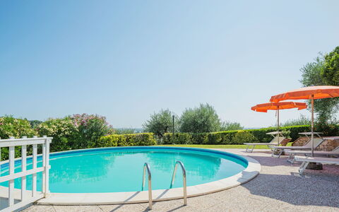Villa le Casette: Acqua, Cielo, Piscina, Azzurro, Pianta, Shade, Albero, Mobili Da Esterno, Costruzione, Rettangolo