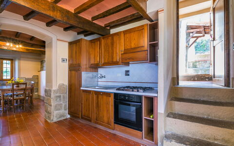 Reggello 840: Cabinetry, Mobilia, Controsoffitto, Costruzione, Proprietà, Finestra, Cucina, Cucina Stufa, Legna, Elettrodomestico Da Cucina