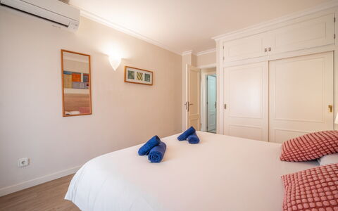 Mariners 4: Interior Design, Mobilia, Legna, Camera Da Letto, Soffitto, Pavimentazione, Letto, Pavimento, Camera, Lenzuolo