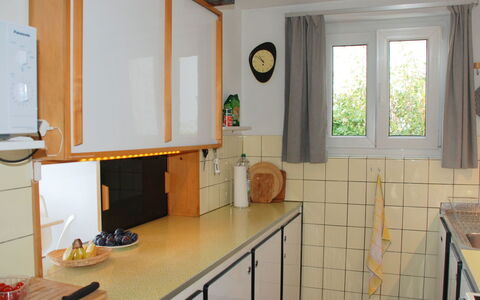 Aldesago 525: Camera, Proprietà, Cucina, Mobilia, Controsoffitto, Costruzione, Casa, Cabinetry, Interior Design, Pavimento
