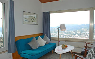 Nido di Rondine 525.1: Camera, Mobilia, Proprietà, Interior Design, Blu, Soggiorno, Turchese, Costruzione, Casa, Tavolo