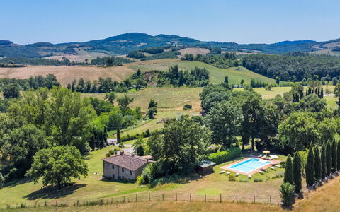 Podere S Giovanni: Pianta, Cielo, Paesaggio Naturale, Albero, Lotto, Montagna, Plain, Pascolo, Erba, Pendenza