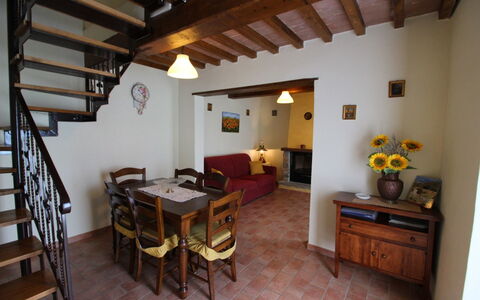 Poggio del Fabbro: Camera, Proprietà, Costruzione, Casa, Mobilia, Interior Design, Immobiliare, Pavimento, Soffitto, Tavolo