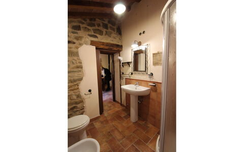 Agriturismo le Calle: Proprietà, Camera, Costruzione, Bagno, Casa, Immobiliare, Interior Design, Pavimento, Soffitto, Architettura