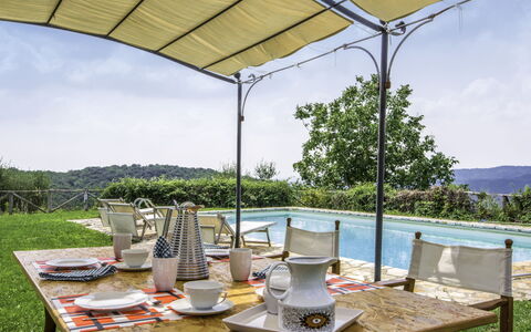 Villa la Piaggia: Proprietà, Tavolo, Immobiliare, Casa, Casa, Costruzione, Shade, Terrazza, Estate, Albero
