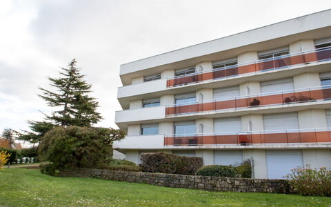 Port Blanc: Proprietà, Zona Residenziale, Costruzione, Architettura, Appartamento, Casa, Immobiliare, Facciata, Condominio, Casa