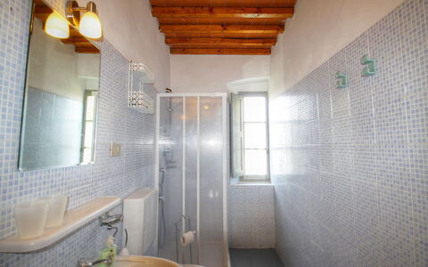 Radda in Chianti 850: Proprietà, Camera, Bagno, Piastrella, Interior Design, Costruzione, Architettura, Soffitto, Casa, Parete