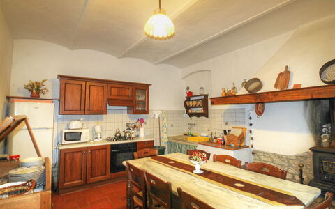 Radda in Chianti 850: Proprietà, Camera, Mobilia, Costruzione, Immobiliare, Cucina, Pavimento, Interior Design, Casa, Soffitto