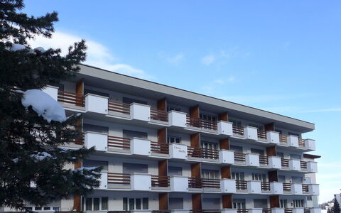 Chesa Derby 27: Costruzione, Zona Residenziale, Proprietà, Architettura, Appartamento, Casa, Cielo, Casa, Quartiere, Condominio