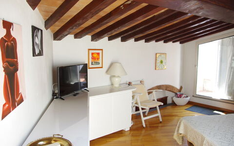 Gli Artisti: Camera, Proprietà, Mobilia, Interior Design, Costruzione, Attico, Soffitto, Casa, Soggiorno, Pavimento
