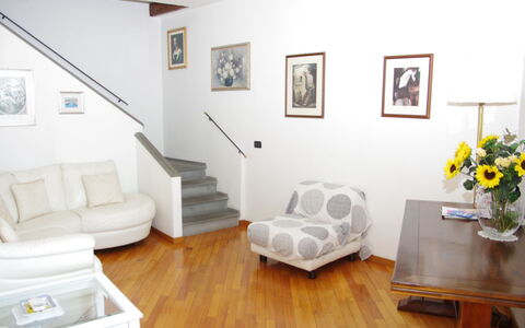 Gli Artisti: Bianca, Camera, Pavimento, Proprietà, Pavimento In Legno, Mobilia, Interior Design, Soggiorno, Costruzione, Pavimento Laminato