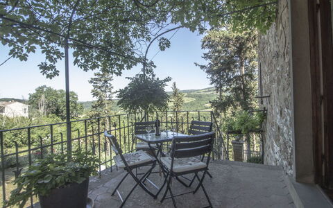 La Terrazza: Pianta, Cielo, Proprietà, Costruzione, Natura, Tavolo, Foglia, Shade, Albero, Sedia