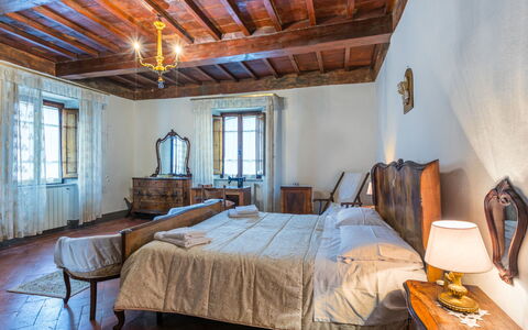 La Terrazza: Mobilia, Camera Da Letto, Letto, Telaio Del Letto, Soffitto, Lenzuolo, Casa, Bedding, Pavimento, Camera
