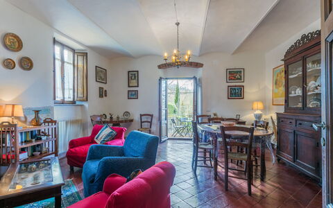 La Terrazza: Mobilia, Parete, Interior Design, Casa, Sedia, Pavimentazione, Porta, Divano, Pianta Della Casa, Soggiorno