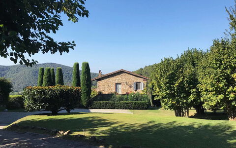 Compignano Barn: Proprietà, Casa, Casa, Estate, Albero, Paesaggio Naturale, Immobiliare, Cielo, Lotto, Prato