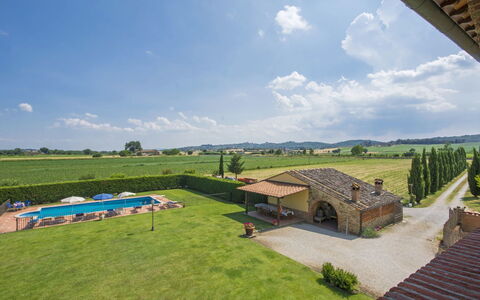 La Salciaia: Proprietà, Cielo, Erba, Architettura, Casa, Costruzione, Lotto, Immobiliare, Vacanza, Casa