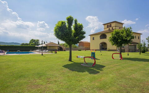 La Salciaia: Proprietà, Cielo, Lotto, Erba, Immobiliare, Casa, Prato, Estate, Terreno Di Gioco, Architettura