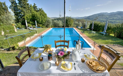 Villa Dorella Di Montaperti: Proprietà, Estate, Immobiliare, Piscina, Vacanza, Casa, Tavolo, Tempo Libero, Montagna, Villa