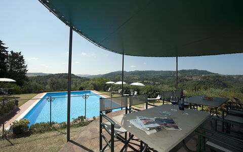Villa Dorella Di Montaperti: Proprietà, Casa, Shade, Immobiliare, Vacanza, Casa, Costruzione, Piscina, Camera, Tavolo