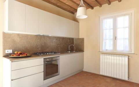 Uva: Proprietà, Camera, Controsoffitto, Mobilia, Costruzione, Cucina, Pavimento, Cabinetry, Interior Design, Soffitto